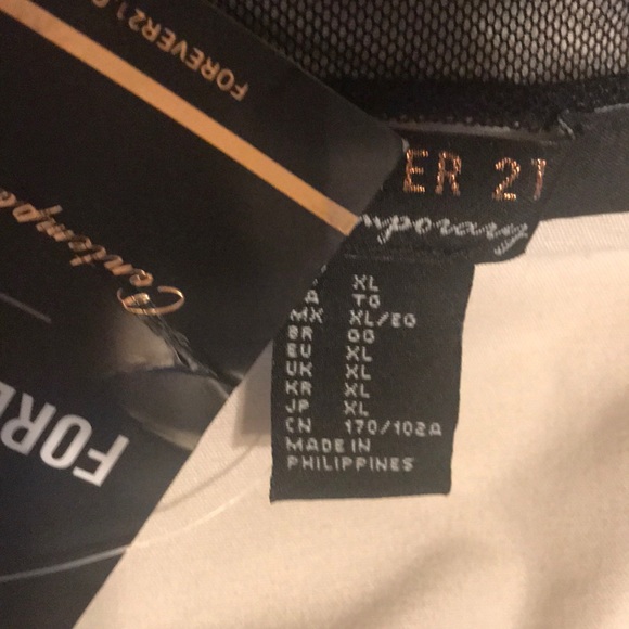 Lace Appliqué Flower Top - Picture 3 of 4